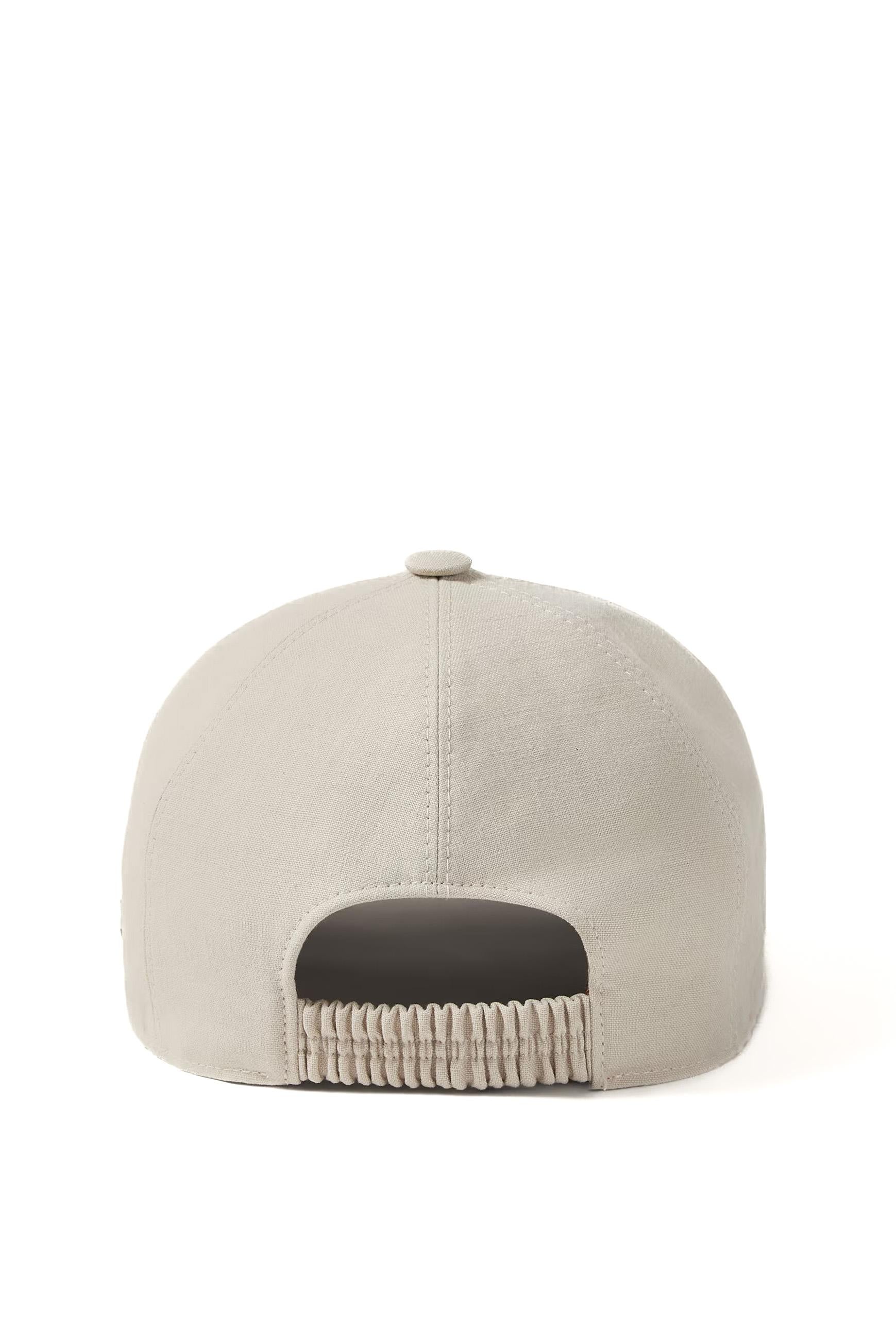 Cappello baseball in Oasi Lino