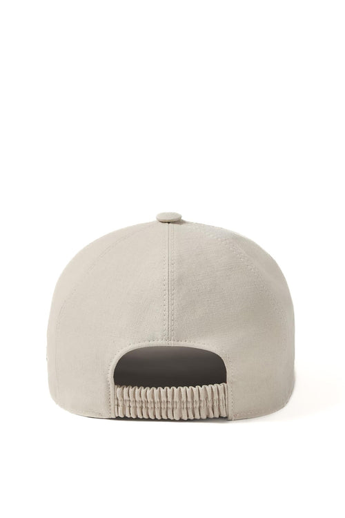 Cappello baseball in Oasi Lino